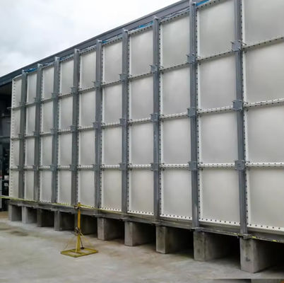 Réservoir d'eau renforcé de fibre de verre en plastique avec panneau GRP