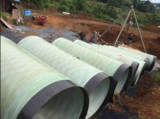 Tuyaux en FRP de grand diamètre Tuyaux souterrains en GFRP 6m 12m Longueur lisse