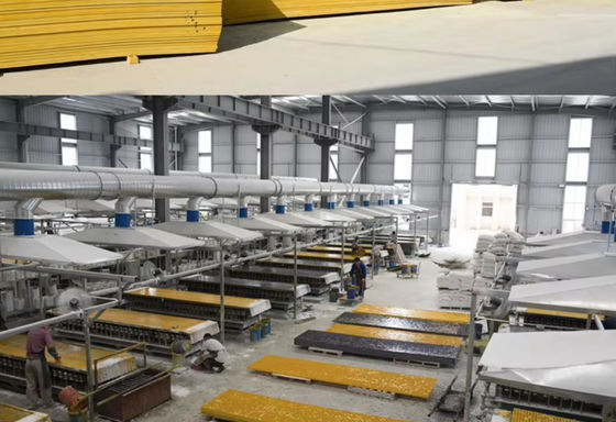 Réseau de treillis en FRP GRP Carré Lourd, Réseau de plancher en fibre de verre Résistance à la corrosion