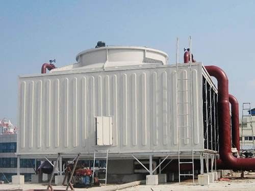 Tour de refroidissement par flux croisé en FRP