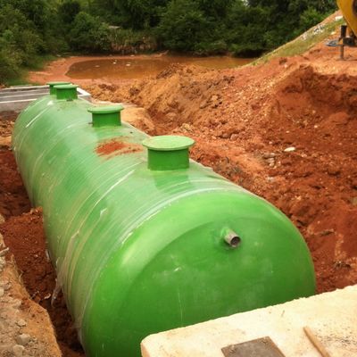 Installation souterraine FRP réservoir septique réservoir de stockage d'eaux usées 1-150m3 Capacité