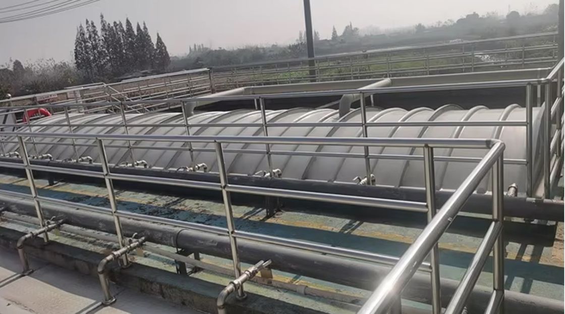 Réservoir à eaux usées multicolore Frp Couvre arc gaz de collecte Capot couvre imperméable à la pluie